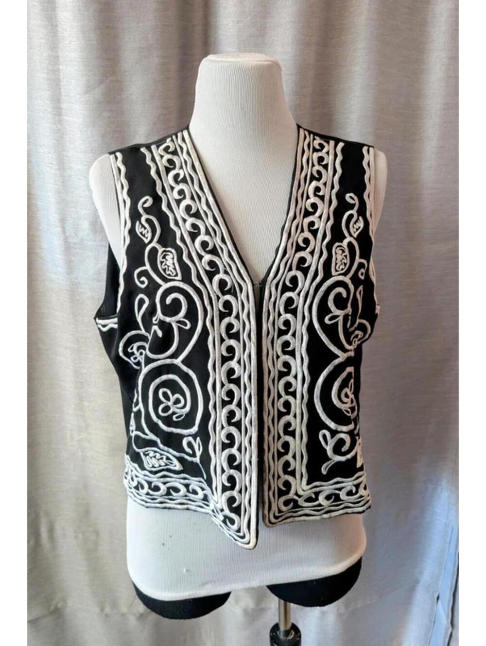 Vintage Embroidered Vest Boho Gothic Style L